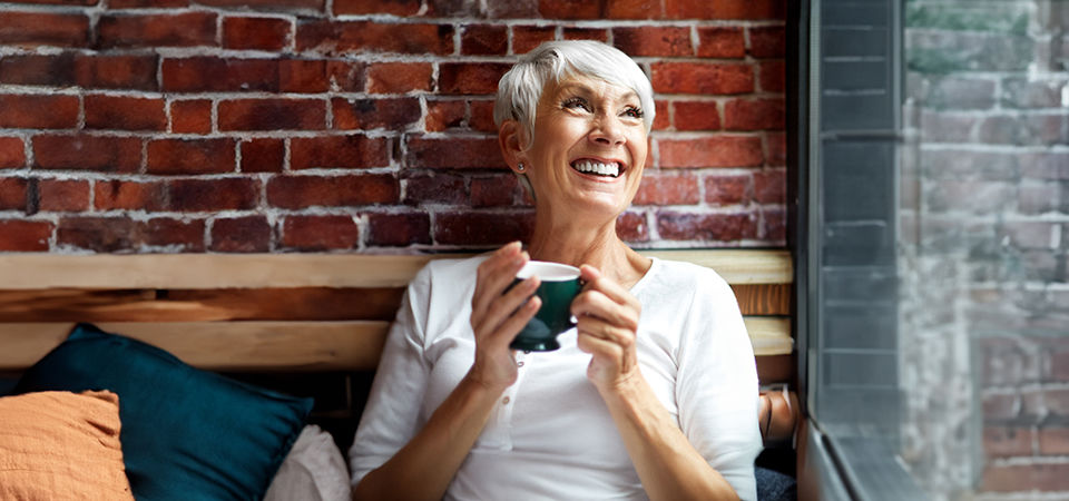 Women drinking coffee in new york city