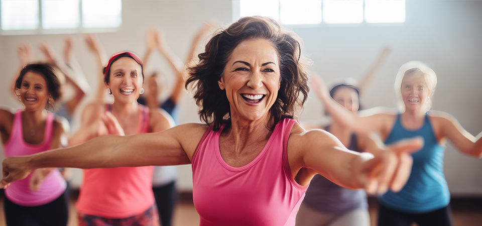 women doing fitness class 